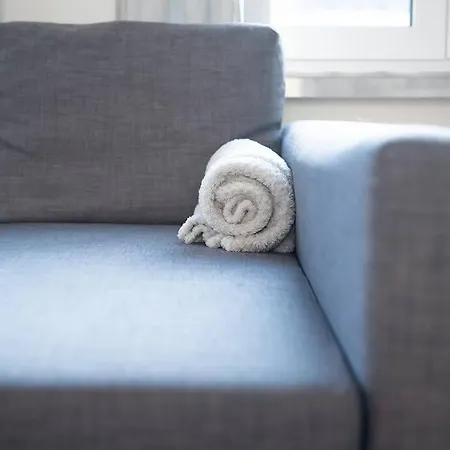 Apartment Lovely 1-bedroom In Central Antwerp. *